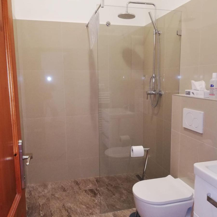 Rezident Consult S.R.O. Hotel Bratislava Luaran gambar