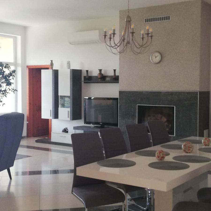 Rezident Consult S.R.O. Hotel Bratislava Luaran gambar